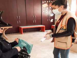 Distribution of Hygiene Kits to Prevent the Spread of COVID-19 Ammar Center, Harasta, Rural Damascus