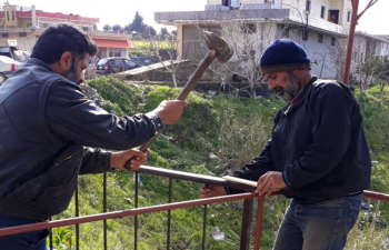 Construction of an iron fence for the water pipes of the town of Naara